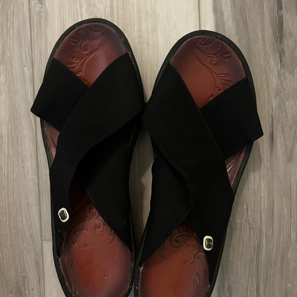 BZees Comfy Black Women's Sandals